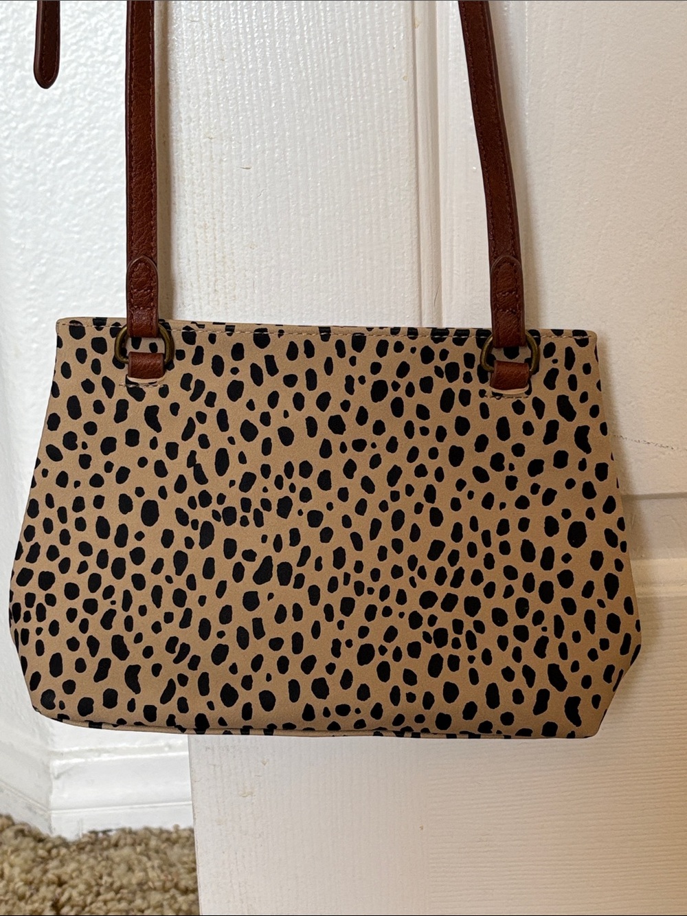 Cheetah Print Crossbody Bag - Picture 2 of 3